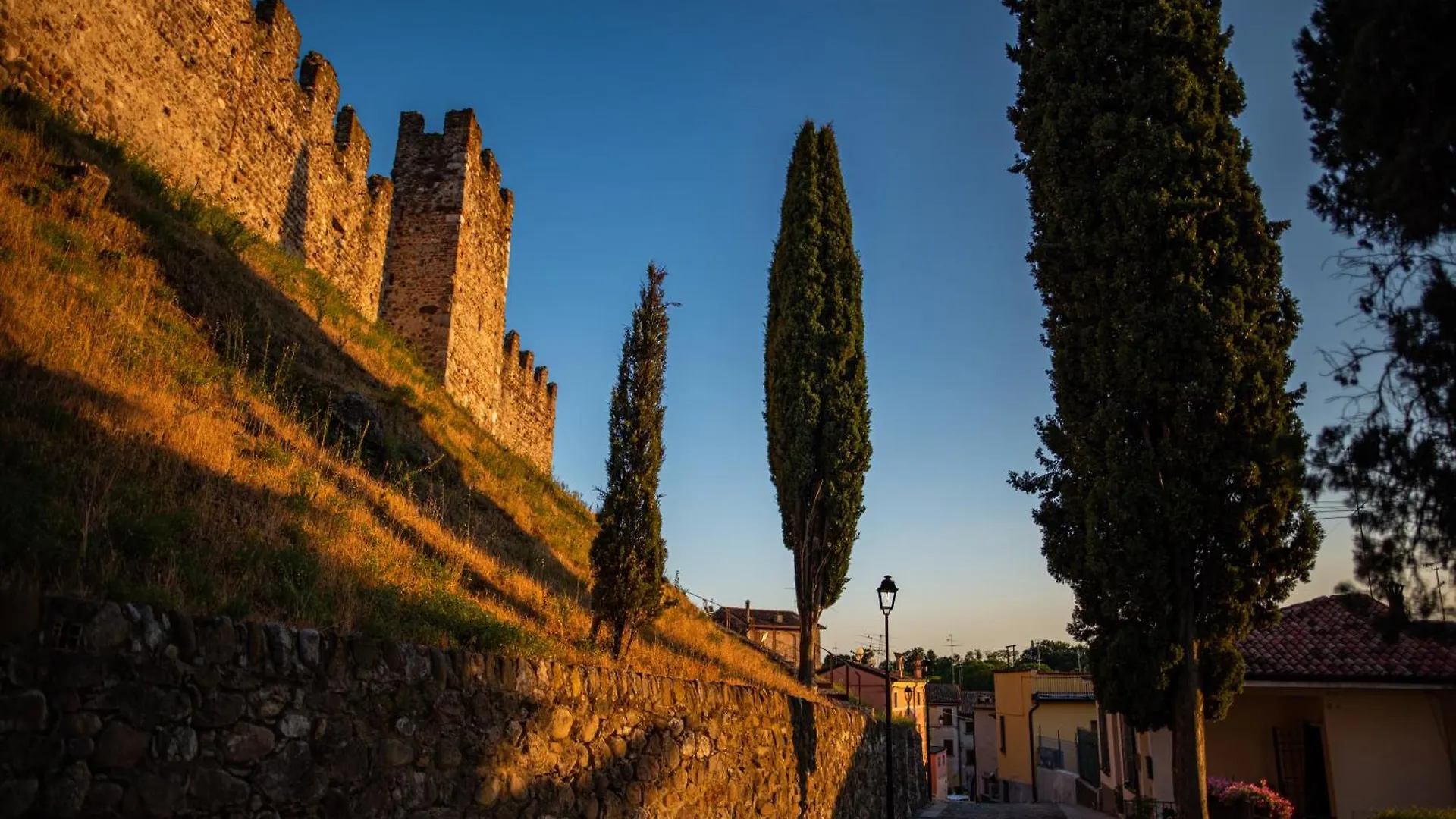 Dimora Al Castello Adults Only Lägenhet Ponti sul Mincio